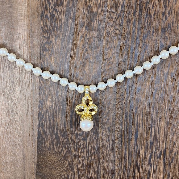 Vintage Pearl Necklace with Rhinestones Bow Gold - Picture 1 of 8